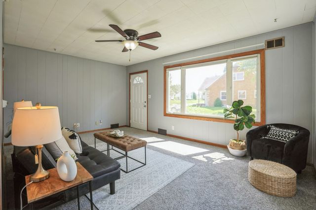 1128 28th Street, Bettendorf, IA 52722