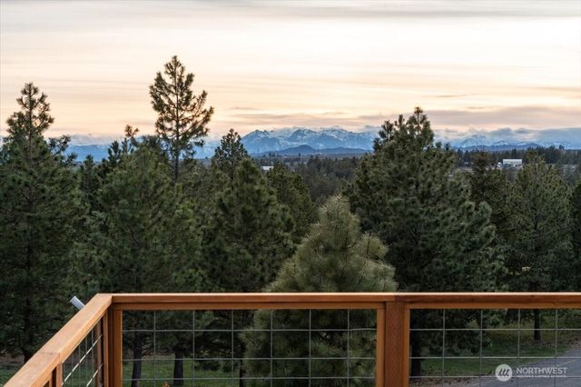 300 Sunset Way, East Wenatchee, WA 98802