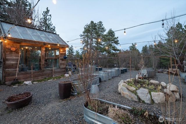 300 Sunset Way, East Wenatchee, WA 98802