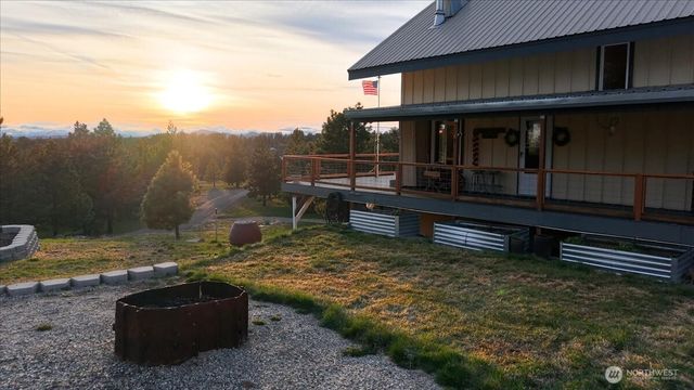 300 Sunset Way, East Wenatchee, WA 98802