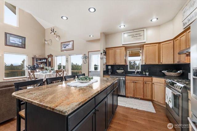 300 Sunset Way, East Wenatchee, WA 98802