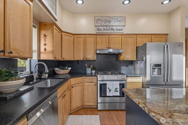 300 Sunset Way, East Wenatchee, WA 98802