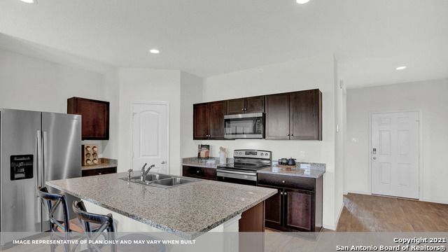 727 WILD OLIVE WAY, Seguin, TX 78155