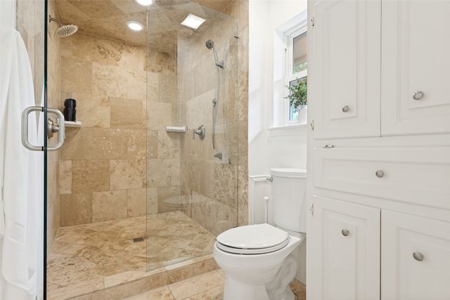 9517 Fallbrook Drive, Dallas, TX 75243
