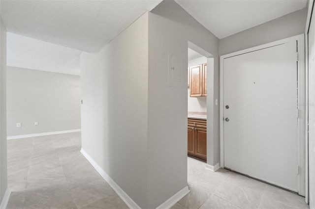 1695 LEE ROAD B204, Winter Park, FL 32789