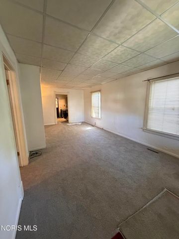 2458 Woodford Street, Toledo, OH 43605