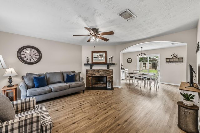 7818 Mary Katheryns Crossing, Conroe, TX 77304