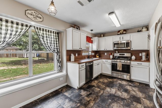 7818 Mary Katheryns Crossing, Conroe, TX 77304