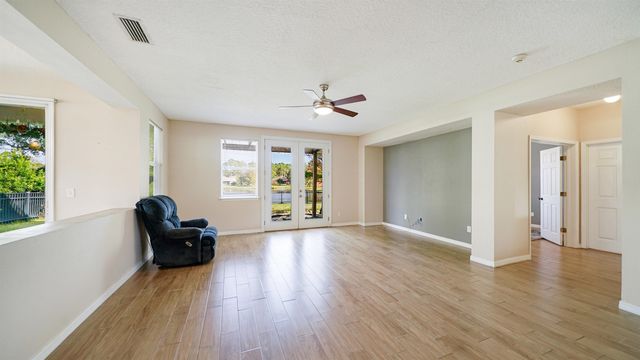 412 Talbot Bay Dr, St Augustine, FL 32086