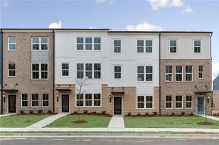 2210 Whistler NE Way, Lawrenceville, GA 30043