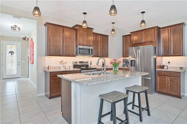 15007 Ligustrum LN, Alva, FL 33920