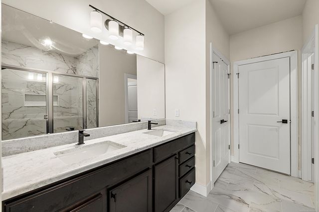 21142 Lilac Lane, Clinton Township, MI 48036