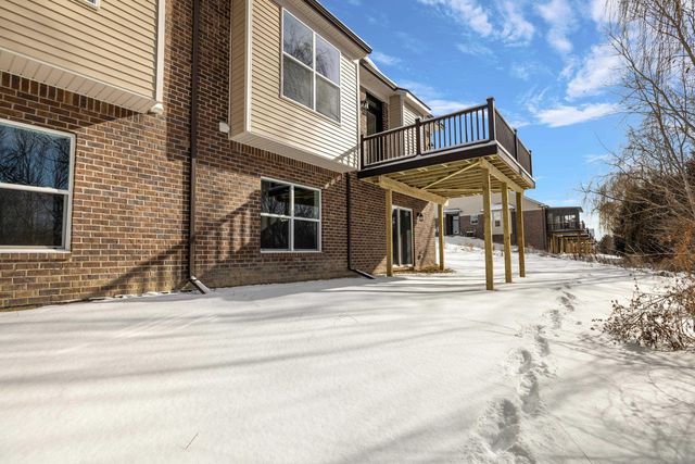 21142 Lilac Lane, Clinton Township, MI 48036