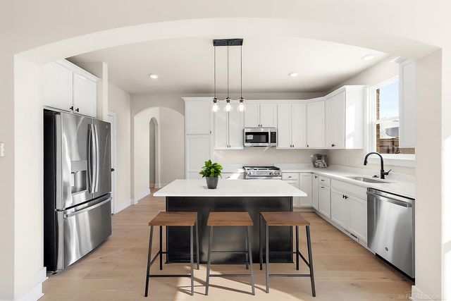 21142 Lilac Lane, Clinton Township, MI 48036