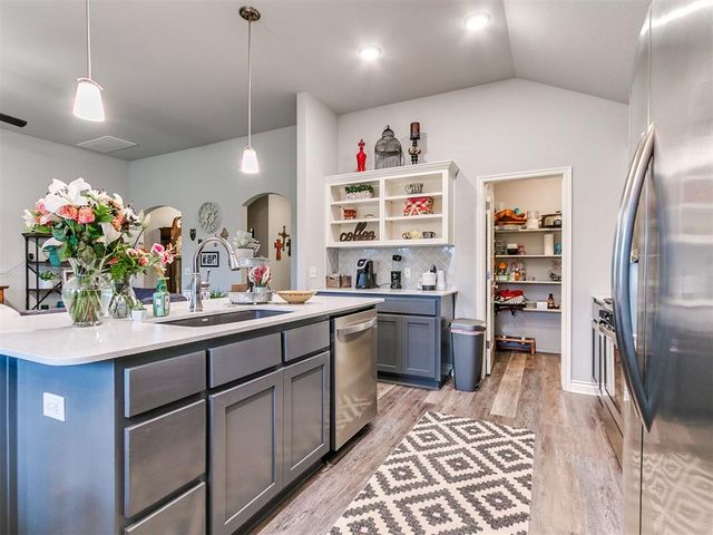 3521 Piney River Drive, Yukon, OK 73099