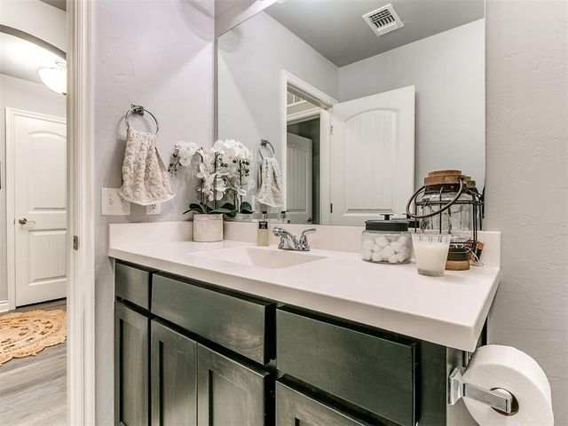 3521 Piney River Drive, Yukon, OK 73099