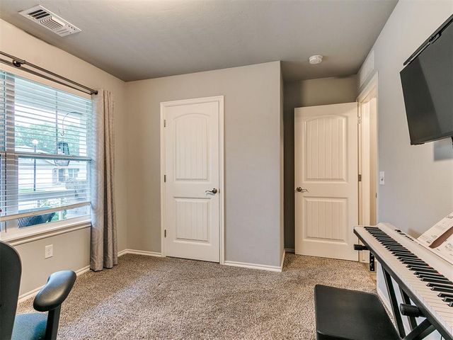 3521 Piney River Drive, Yukon, OK 73099