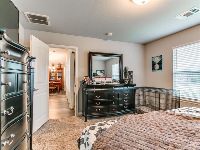 3521 Piney River Drive, Yukon, OK 73099