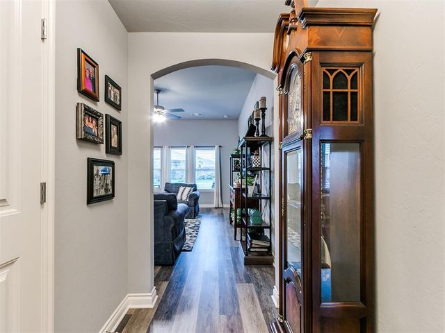 3521 Piney River Drive, Yukon, OK 73099
