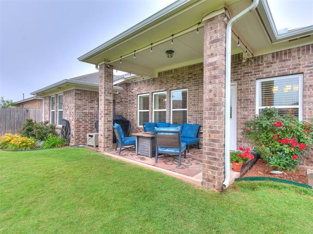 3521 Piney River Drive, Yukon, OK 73099