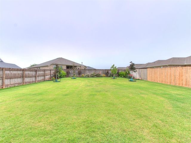 3521 Piney River Drive, Yukon, OK 73099