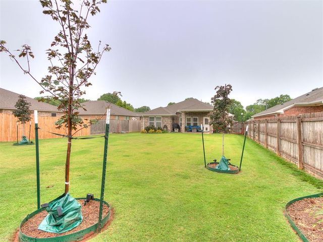3521 Piney River Drive, Yukon, OK 73099
