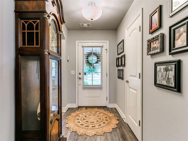 3521 Piney River Drive, Yukon, OK 73099