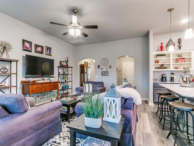 3521 Piney River Drive, Yukon, OK 73099