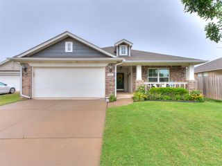 3521 Piney River Drive, Yukon, OK 73099