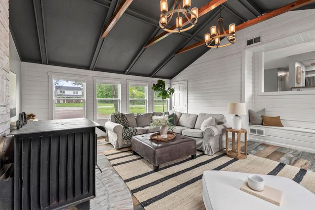 6420 Liberty Road N, Powell, OH 43065