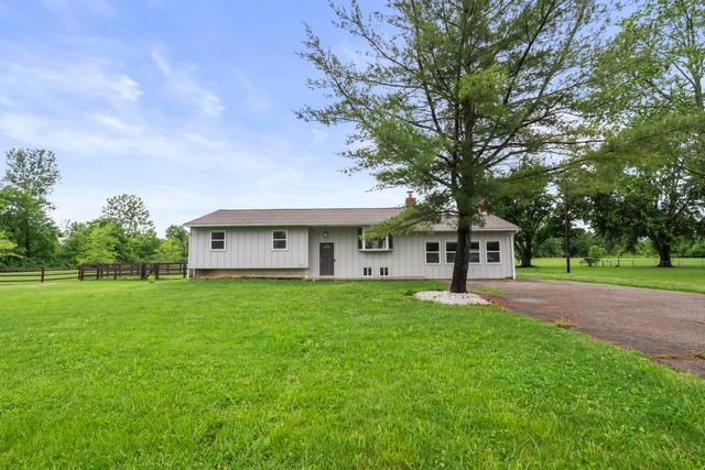 6420 Liberty Road N, Powell, OH 43065