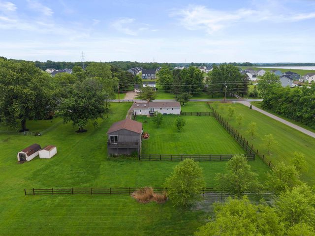 6420 Liberty Road N, Powell, OH 43065