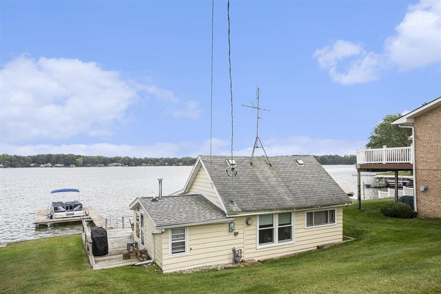 19536 Lakeshore Drive, Three Rivers, MI 49093