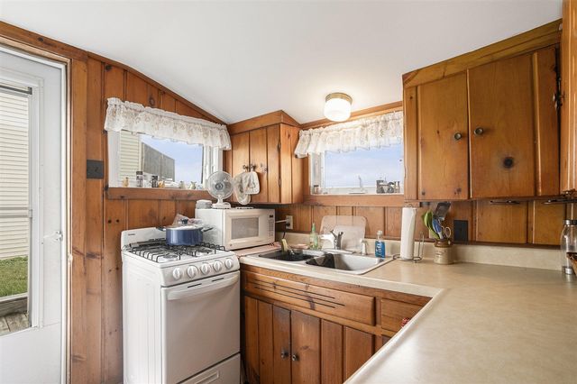 19536 Lakeshore Drive, Three Rivers, MI 49093