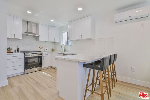 3312 Hyde Park Boulevard, Los Angeles, CA 90043