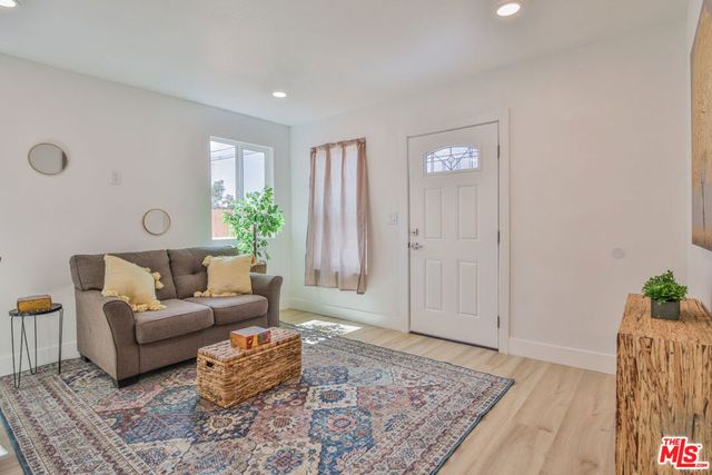 3312 Hyde Park Boulevard, Los Angeles, CA 90043