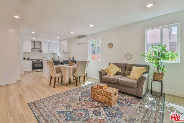 3312 Hyde Park Boulevard, Los Angeles, CA 90043