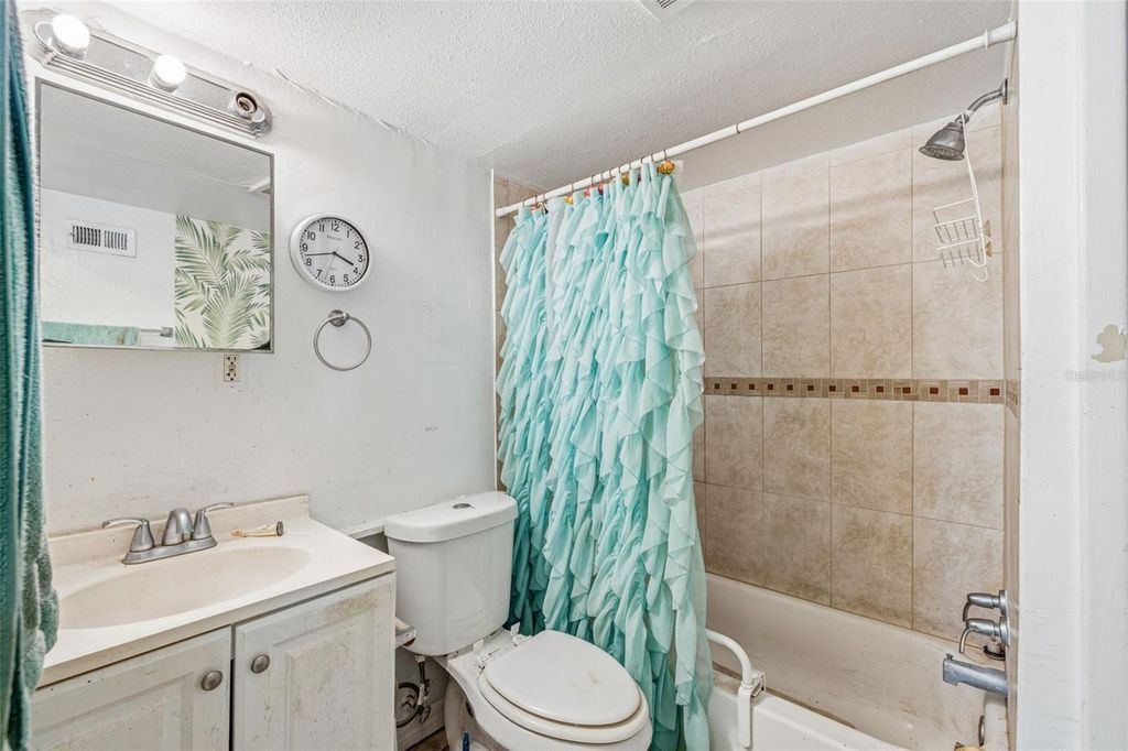 Image 15 of property listing at 8418 N 9TH STREET, Tampa, FL 33604