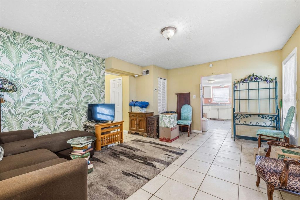 Image 5 of property listing at 8418 N 9TH STREET, Tampa, FL 33604