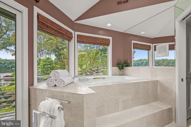 601 LAKELAND RD S, Severna Park, MD 21146