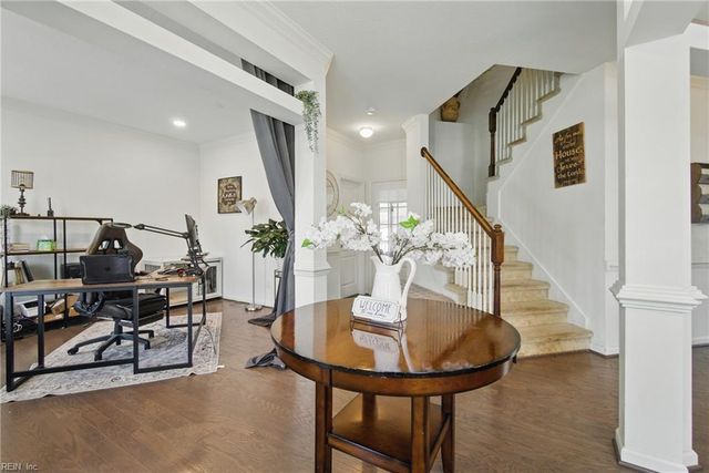 525 Wood Nymph LN, Chesapeake, VA 23323