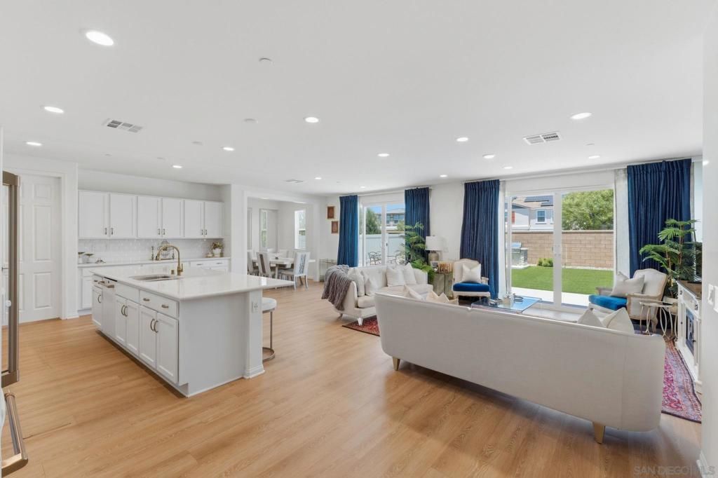 Image 13 of property listing at 34490 Bloombery Rd, Murrieta, CA 92563