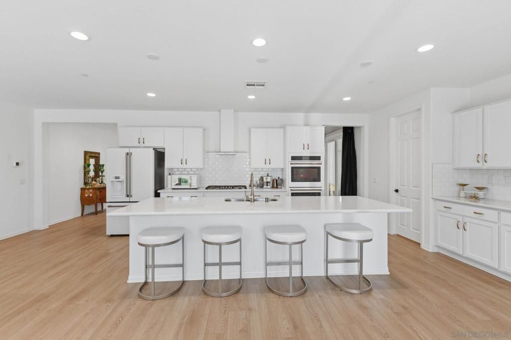 Image 21 of property listing at 34490 Bloombery Rd, Murrieta, CA 92563