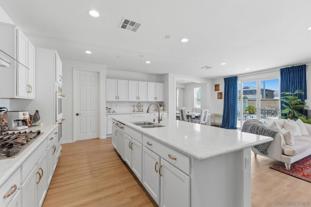Image 23 of property listing at 34490 Bloombery Rd, Murrieta, CA 92563