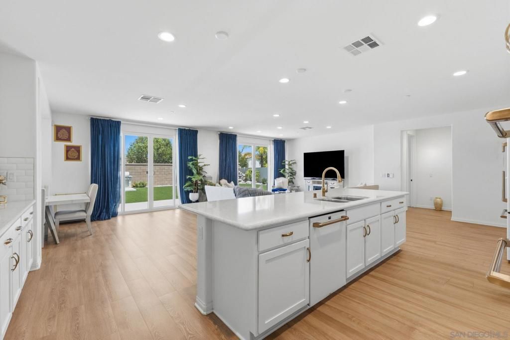 Image 26 of property listing at 34490 Bloombery Rd, Murrieta, CA 92563