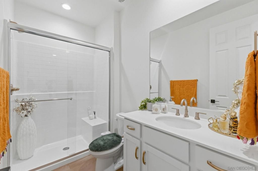 Image 35 of property listing at 34490 Bloombery Rd, Murrieta, CA 92563