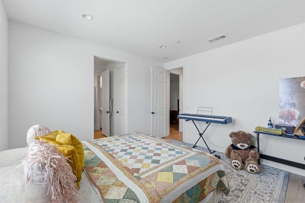 Image 38 of property listing at 34490 Bloombery Rd, Murrieta, CA 92563