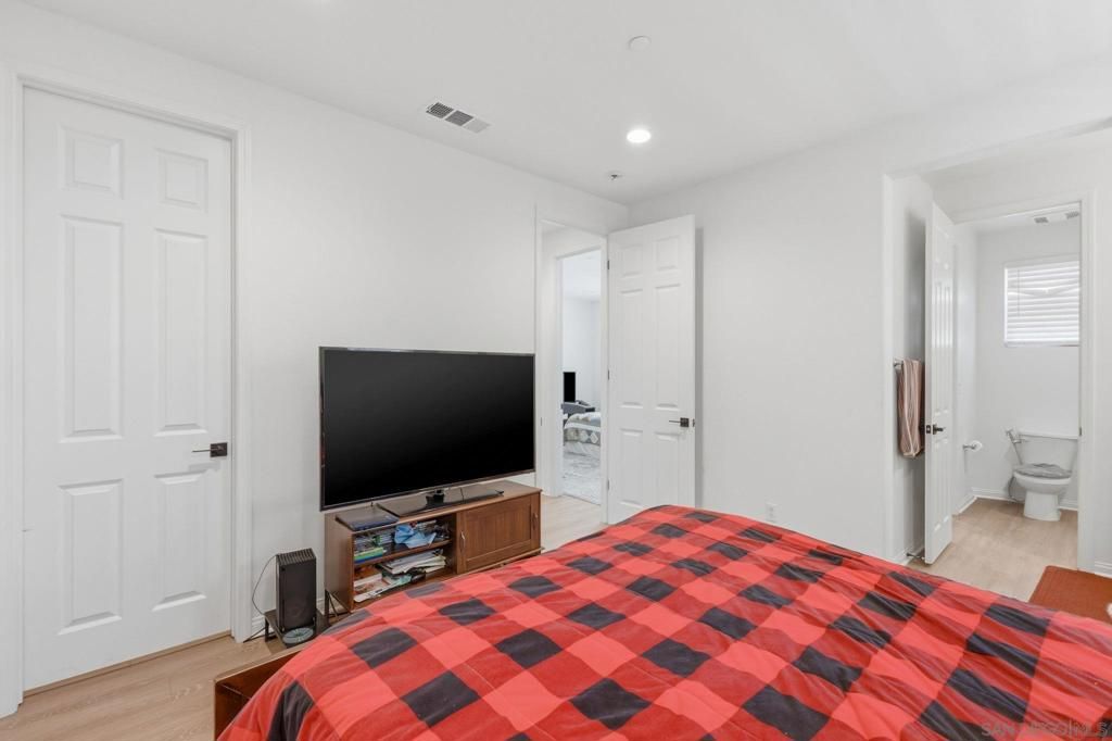 Image 42 of property listing at 34490 Bloombery Rd, Murrieta, CA 92563
