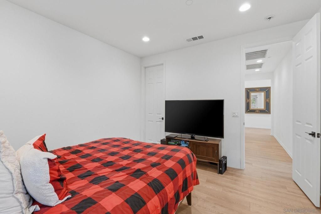 Image 43 of property listing at 34490 Bloombery Rd, Murrieta, CA 92563