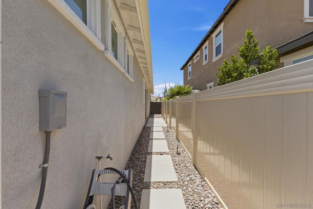 Image 44 of property listing at 34490 Bloombery Rd, Murrieta, CA 92563